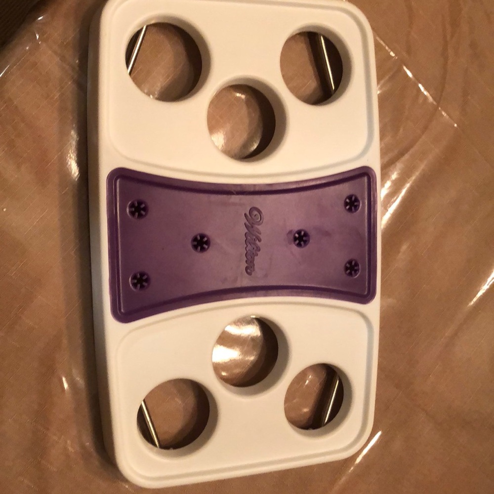 Wilton icing bag holder
